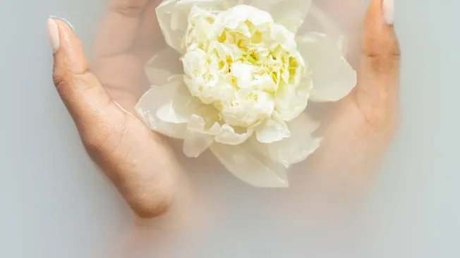 Are Fragrance-free Moisturizers Better for Skin