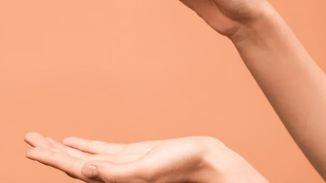 How to Apply Moisturizer for Maximum Hydration