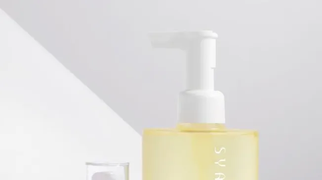 How to Use Cleansers for Removing Makeup
