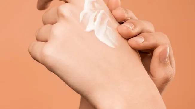 Is Natural Moisturizer Better for Sensitive Skin