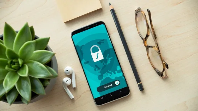How to Make Your Phone Impossible to Track