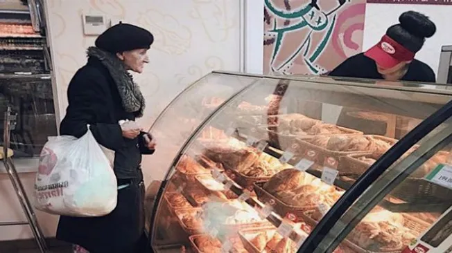 Вчера вечером заехал на заправку...