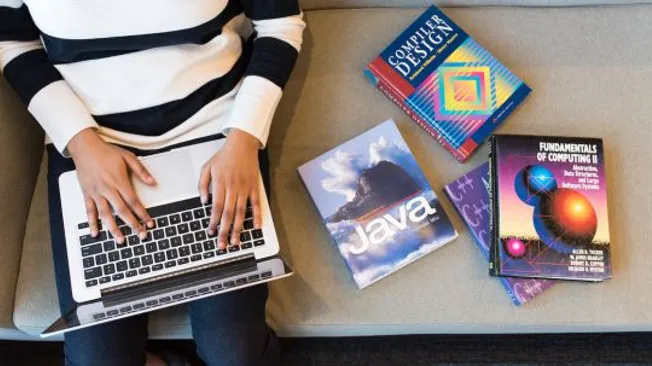Are Online Coding Challenges Effective for Learning New Languages?