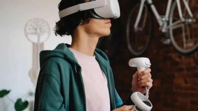 How Could Augmented Reality Reshape E-commerce Shopping?