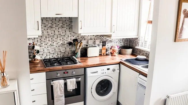 How to Organize a Small Kitchen Without a Pantry