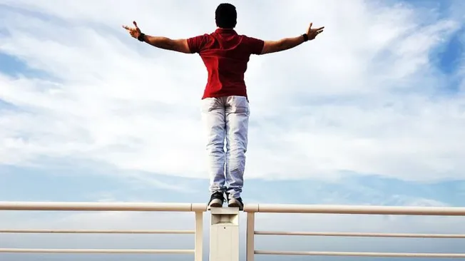 How to Balance Independence and Togetherness