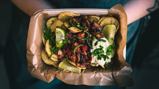 Eating Well on a Budget while Traveling
