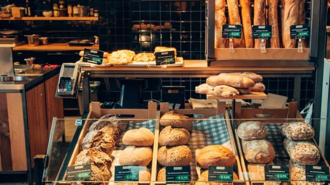Supporting Local: a Guide to Conscious Souvenir Shopping