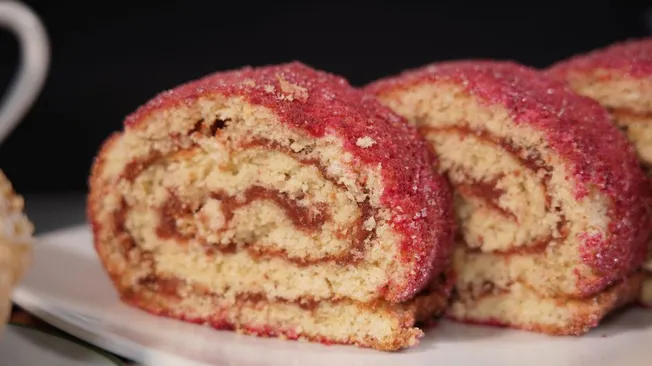Как испечь бисквитный рулет: 3 рецепта к чаю - Готовим вкусно