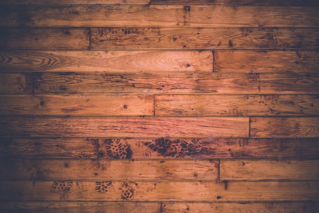 characteristics of pine wood